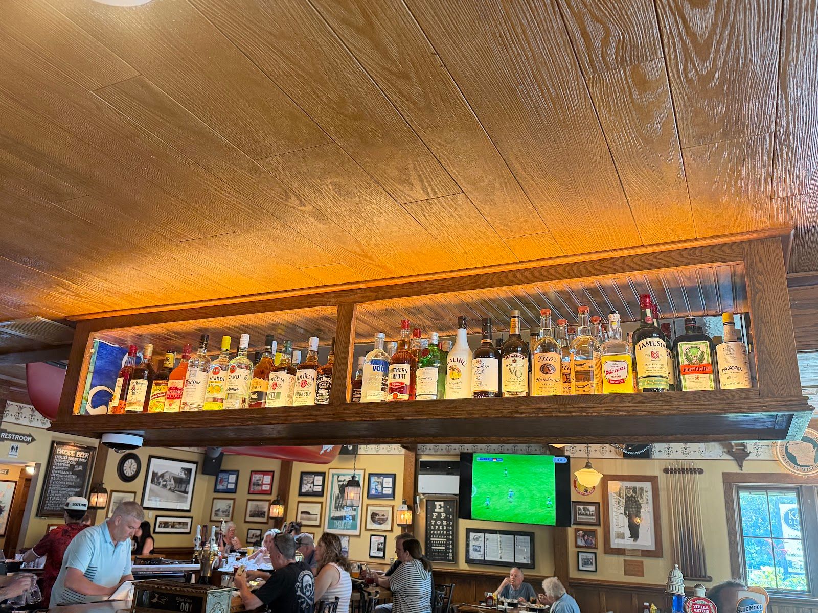 Bayside Tavern, Fish Creek