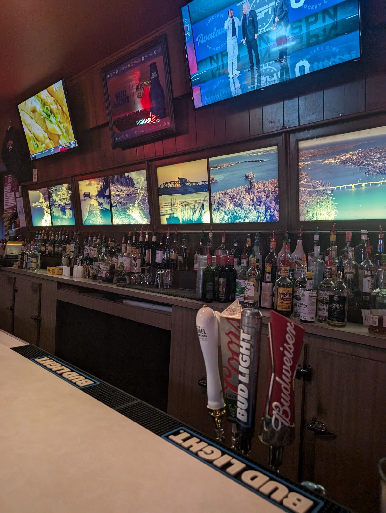 Red Room, Sturgeon Bay