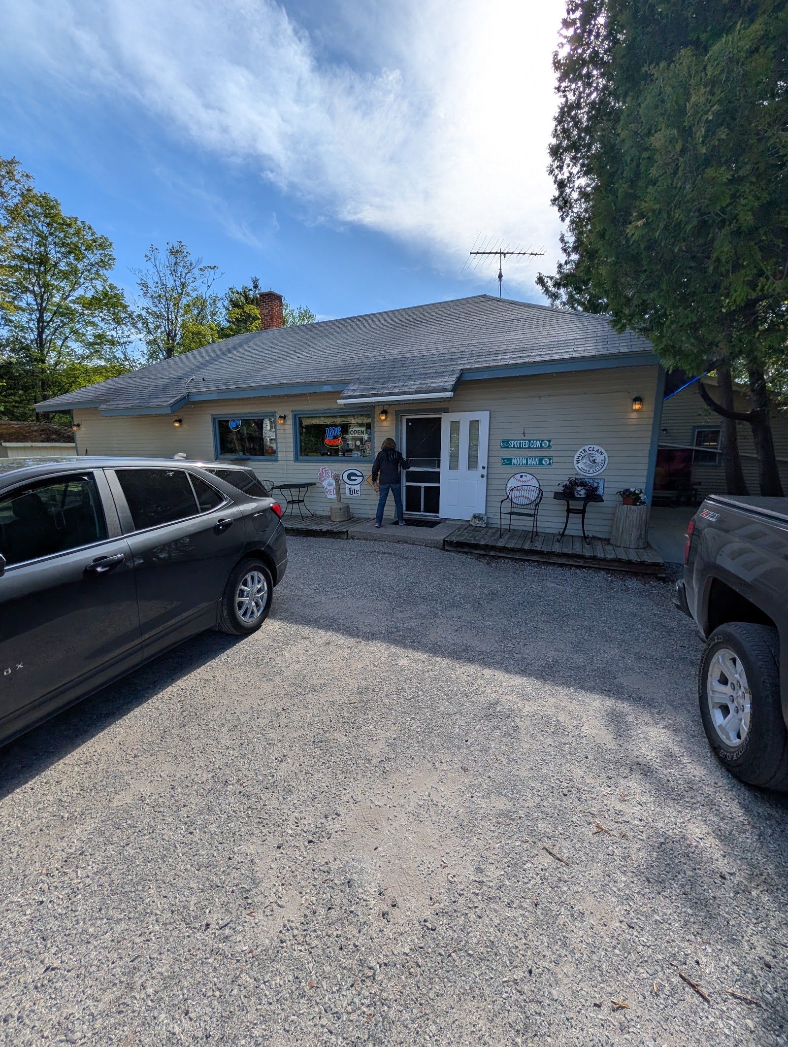 Karly's Bar, Washington Island