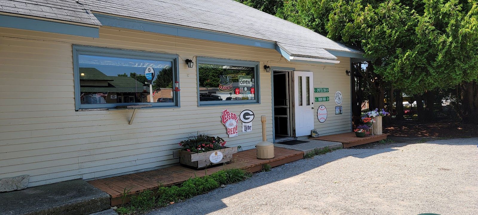 Karly's Bar, Washington Island