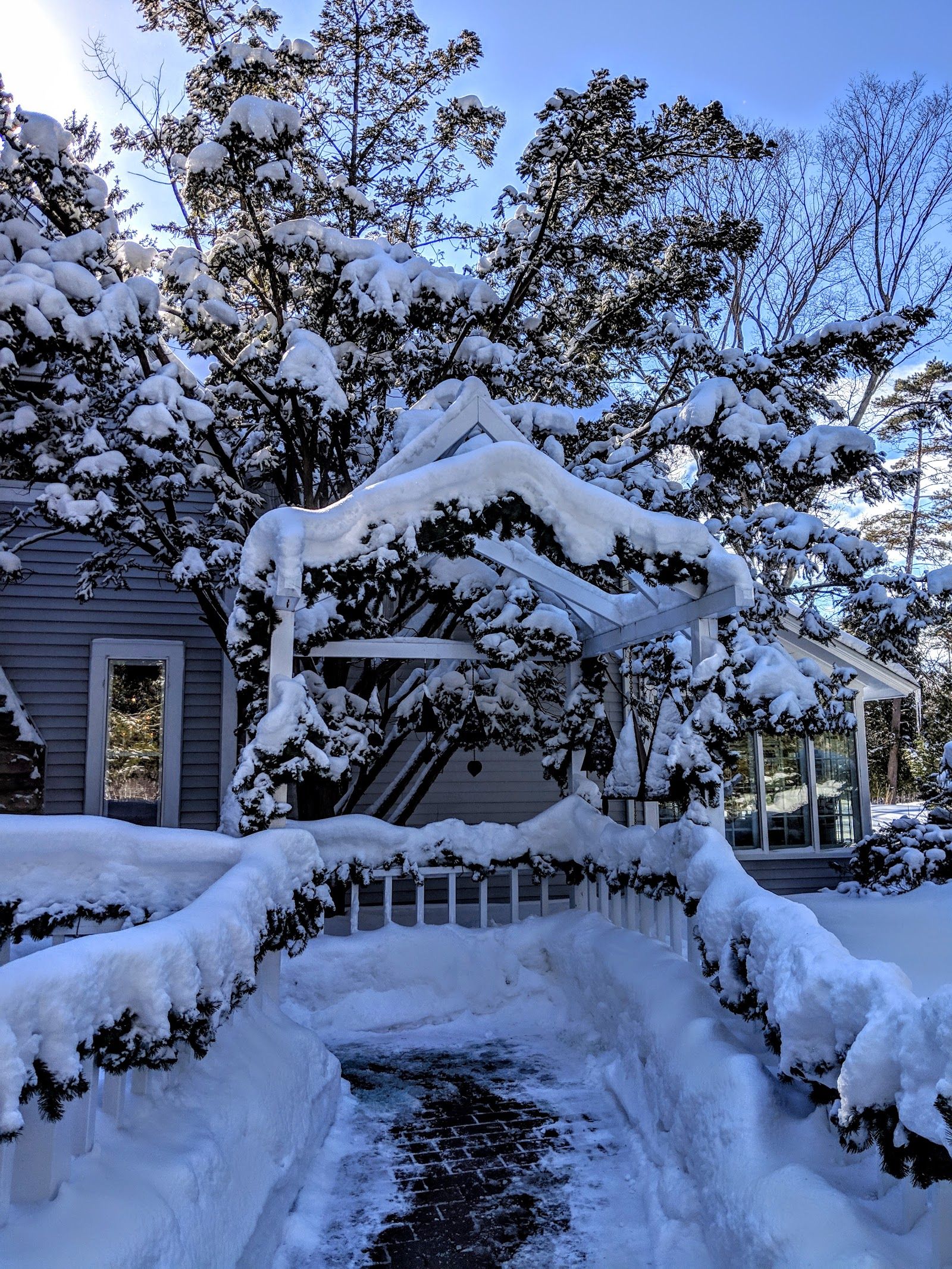 Blue Dolphin House, Ephraim