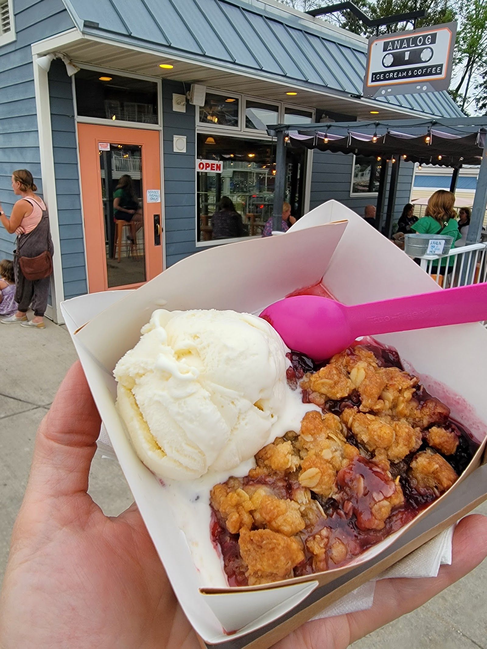 Analog Ice Cream and Coffee, Sister Bay
