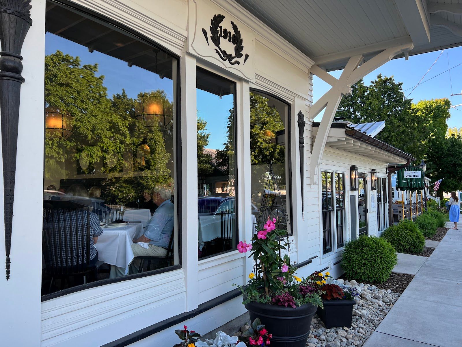 Barringer's Restaurant, Fish Creek