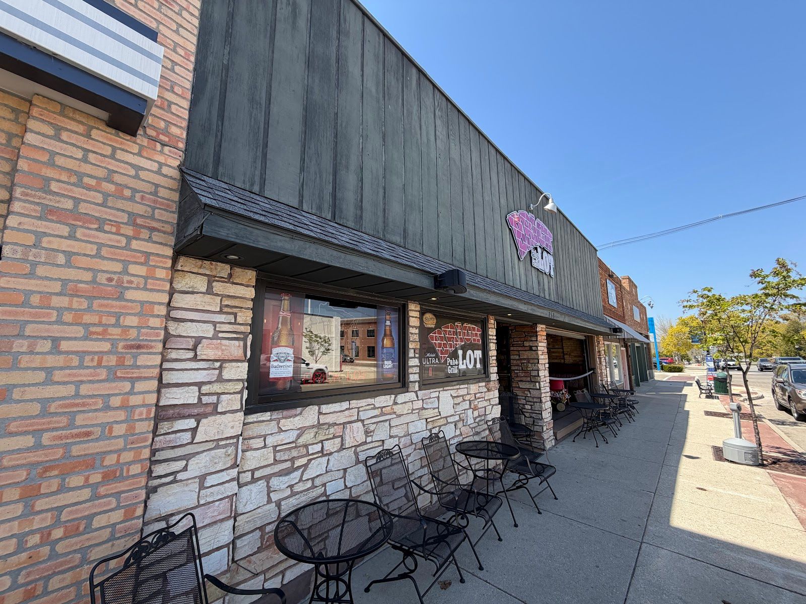 Brick Lot Pub & Grill, Sturgeon Bay