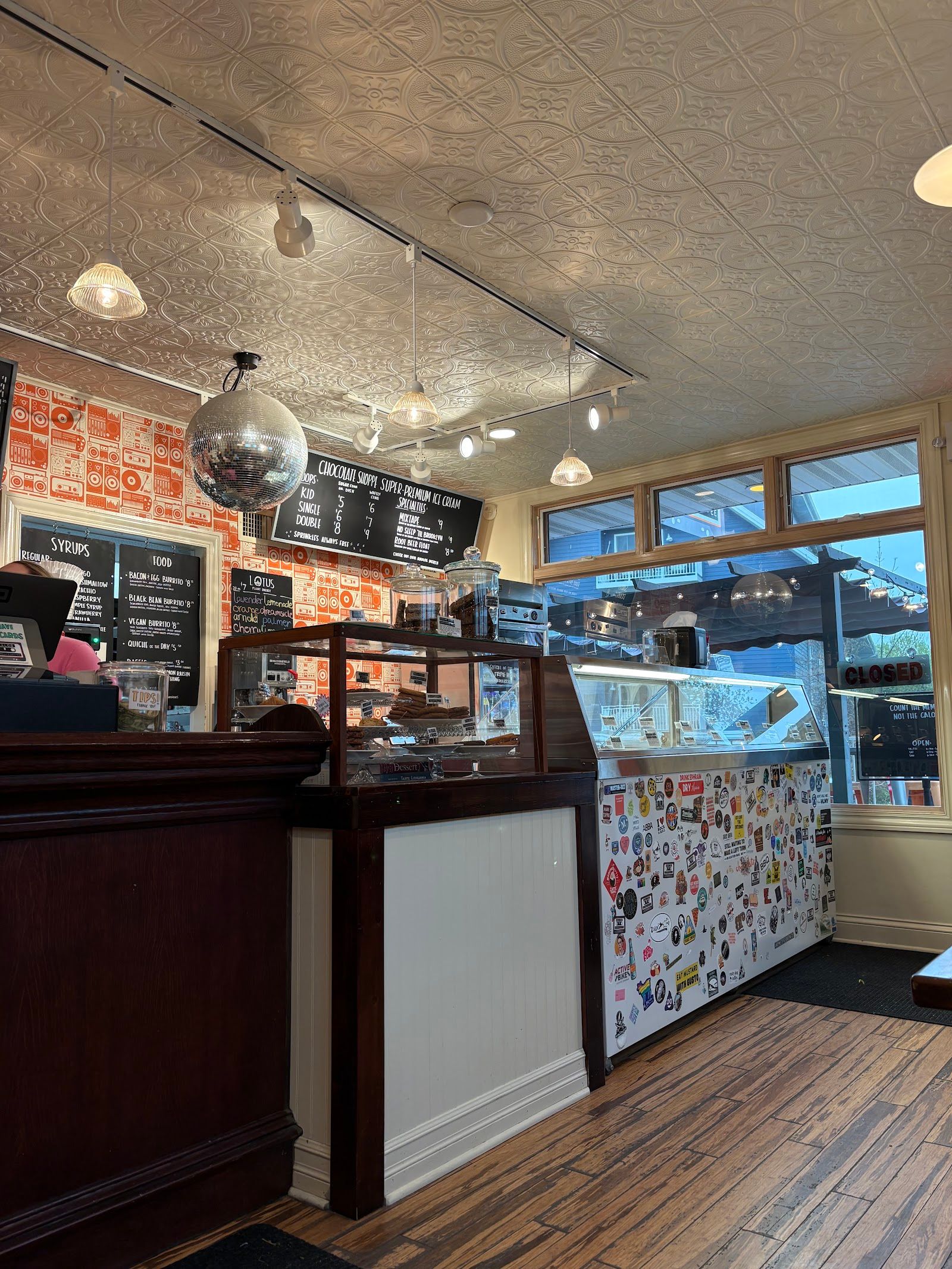 Analog Ice Cream and Coffee, Sister Bay
